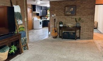 607 L St, Aurora, NE 68818