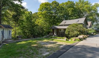 6 Spring St, Chester, CT 06412