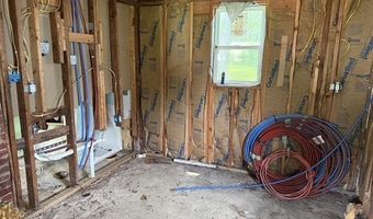 616 Ellenhurst Dr, Anderson, IN 46012