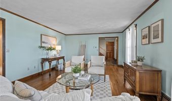4 Karen Ln, Bristol, RI 02809