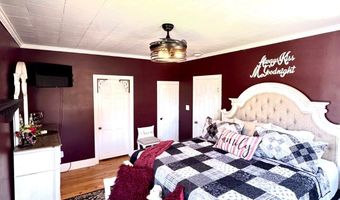 305 N Washington St, Abingdon, IL 61410