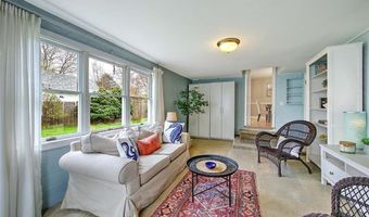 25 Belton Dr, Barrington, RI 02806