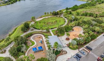 5254 WOLF CREEK Dr, Apollo Beach, FL 33572