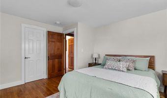 72 Kane Ave, Middletown, RI 02842