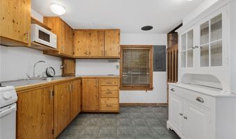 39 Walcott Ave, Jamestown, RI 02835