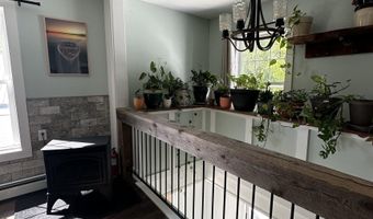 8 Main St, Bennington, NH 03442