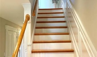 307 Corey Ln, Middletown, RI 02842