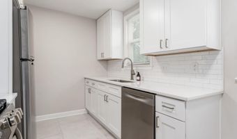 884 S Chesterfield Rd, Columbus, OH 43209
