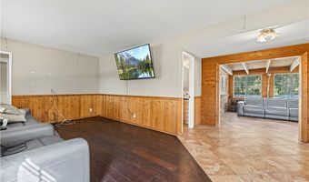 32651 Teller Ave, Agua Dulce, CA 91390