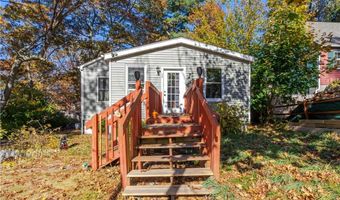 25 Mohawk St, Coventry, RI 02816