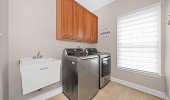 33 WATERTON Dr, Bear, DE 19701