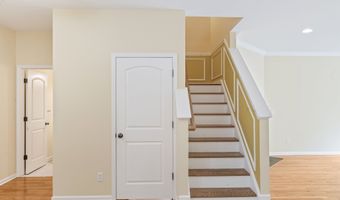 56 Tucker St 56, Danbury, CT 06810