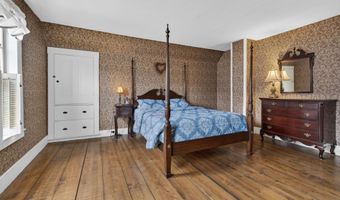 37 High St, Bradford, NH 03221