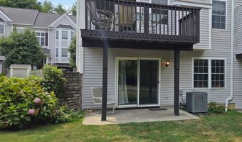 1004 Pinnacle Way 1004, Danbury, CT 06811