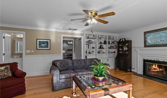 88 Homestead Ave, North Smithfield, RI 02896