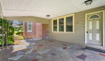221 FRANKLIN St, Alburtis, PA 18011