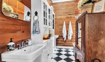 1098 Charles Marks Rd, Arnaudville, LA 70512
