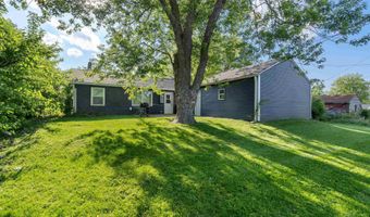 7411 CEDAR St, Davenport, IA 52806