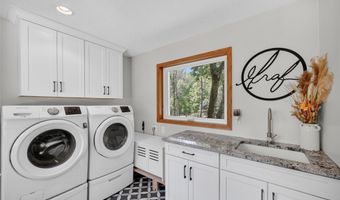 32432 Northwoods Rd, Adel, IA 50003