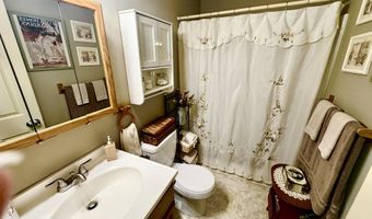 106 Burnshaw Ln, Albrightsville, PA 18210