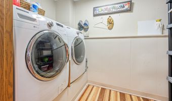 308 11th Ave NW, Altoona, IA 50009
