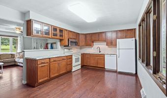 2324 Briarwood Dr, Asbury, IA 52002