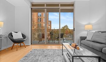 820 N POLLARD St 307, Arlington, VA 22203