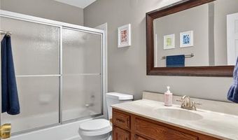554 Lering Ct, Ballwin, MO 63011