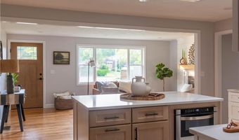 24 W Knollwood Cir, North Kingstown, RI 02852