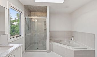 3 Larissa Ct, Airmont, NY 10952