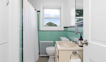 331 Third Beach Rd, Middletown, RI 02842