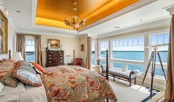 737 Boston Neck Rd, Narragansett, RI 02882