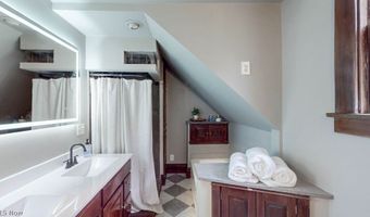 645 W Summit St, Alliance, OH 44601