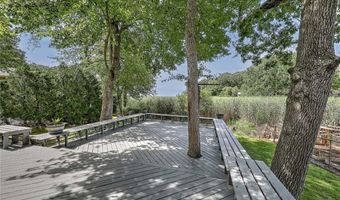 4 Buckingham St, Barrington, RI 02806