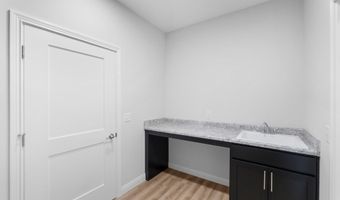 2001 Bogey Ct, Auburn, IN 46706