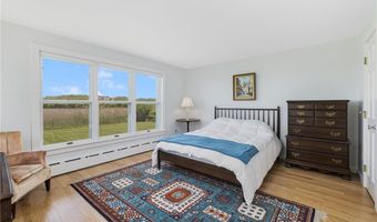 10 Casey Ct, Newport, RI 02840