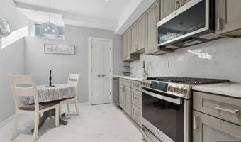 23 Rio Vista Dr, Alpine, NJ 07620