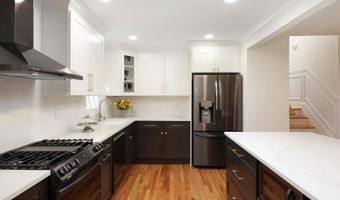 76 Swartzel Dr, Middletown, NJ 07748