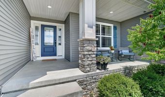 5215 Windrose Ln, Ames, IA 50014