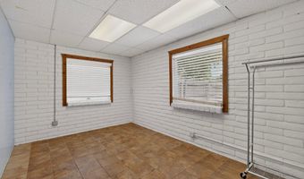 655 Country Ln, Bosque Farms, NM 87068