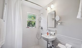 2146 S OAKLAND St S, Arlington, VA 22204