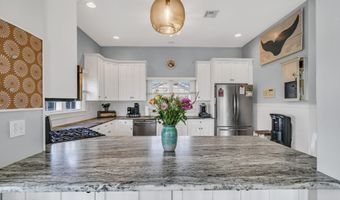 221 Magnolia Dr, Bayville, NJ 08721