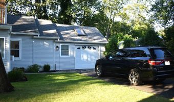 176 Richmond Ave, Amityville, NY 11701