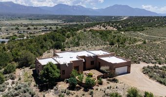 135 Los Rios Rd, Arroyo Hondo, NM 87513