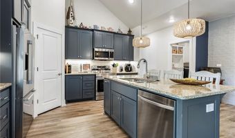 2 Islay Ln, Bella Vista, AR 72715