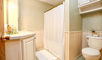 903 Willow Dr, Aberdeen, SD 57401