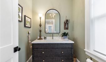 21 Bedlow Ave, Newport, RI 02840