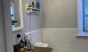 12 Third School St 2, Bristol, RI 02809