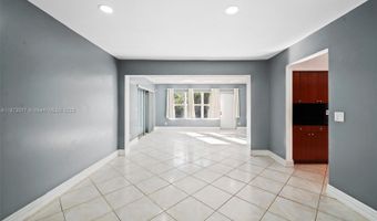 3812 N Circle Dr, Hollywood, FL 33021