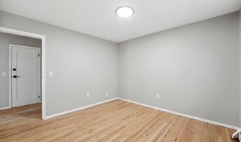 16 OAK St, Bayonne, NJ 07002